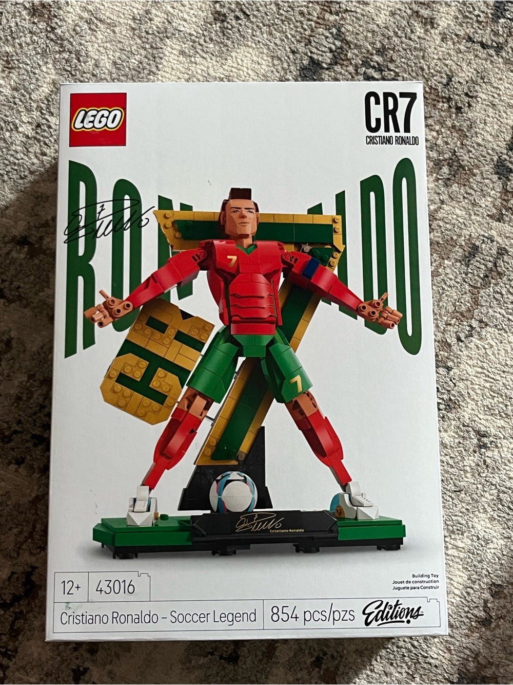 LEGO Cristiano Ronaldo Statue 43016 New
